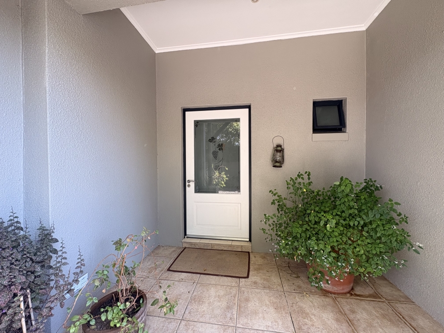 3 Bedroom Property for Sale in Constantia Western Cape